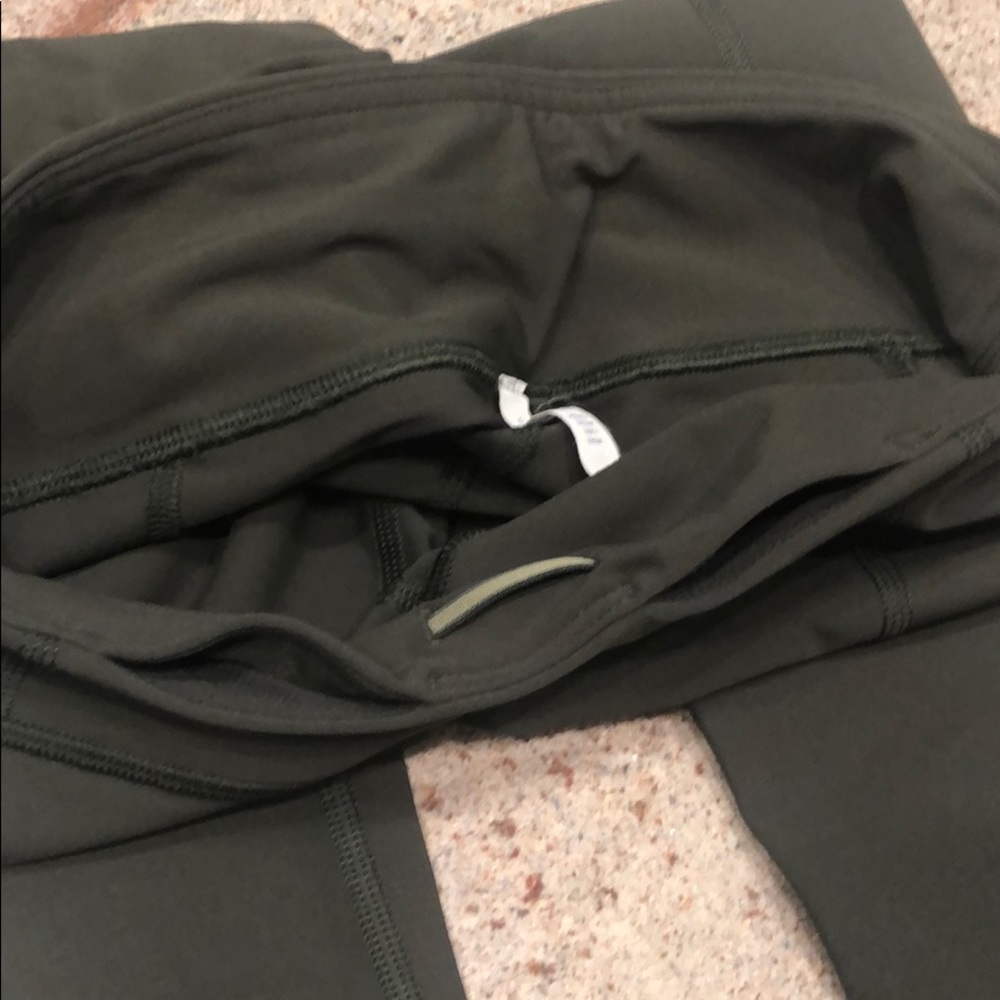 Lululemon Compression - Picture 4 of 6